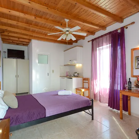 Panormos And * Naxos City