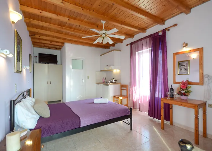 Panormos And * Naxos City