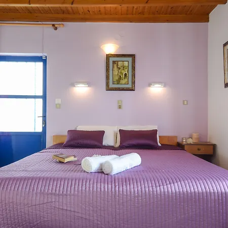 Panormos And * Naxos City