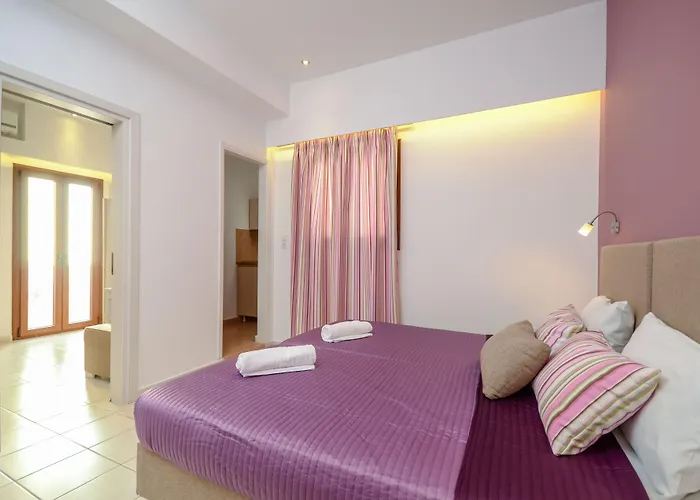 Ξενοδοχείο Panormos And *