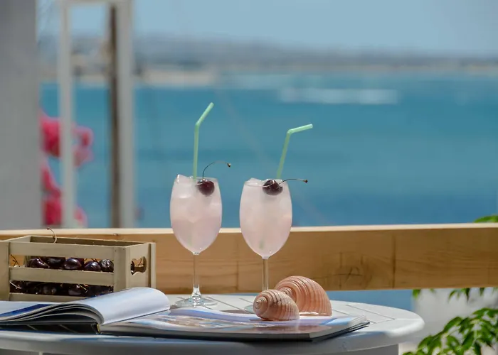 Ξενοδοχείο Panormos And *